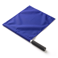 Bandeira de Árbitro Velden 38x41cm Cabo de PVC 50cm com Empunhadura