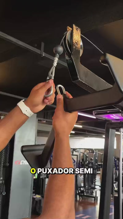 Vídeo 1 — Puxador Anatômico Emborrachado 55 cm para Polia Envolst