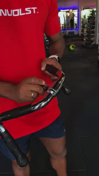 Stories de Puxador Triângulo Aberto Cromado com Giro 360° Envolst